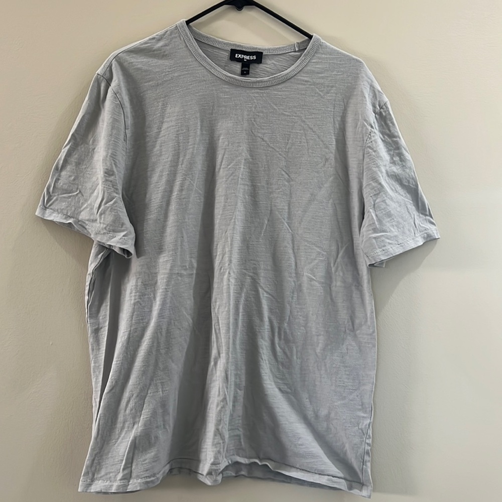 Men’s Express, Light Gray T-Shirt. I’m good condition.